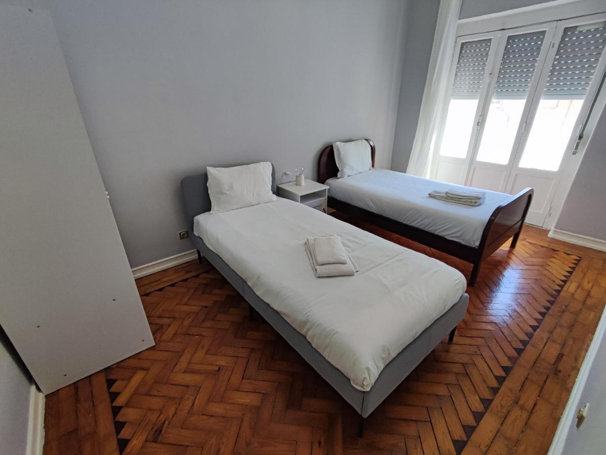 Apartment Lisbon Traditional T2 With Balcony In Damaia, Lisbon *