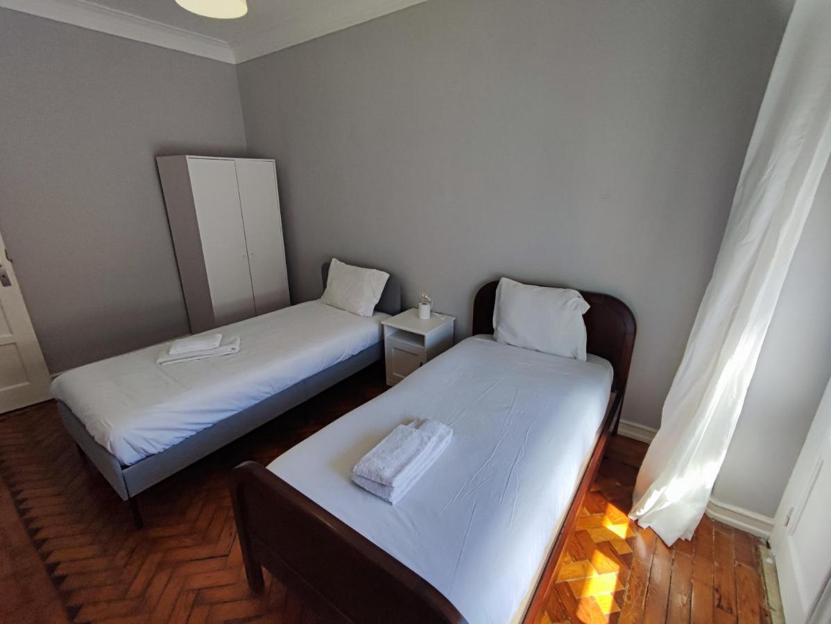 Apartment Lisbon Traditional T2 With Balcony In Damaia, Lisbon *