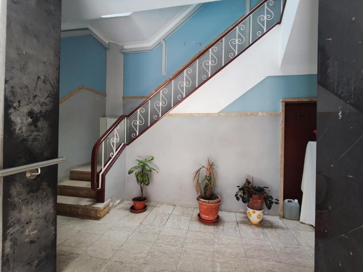 Lisbon Traditional T2 With Balcony In Damaia, Lisbon *